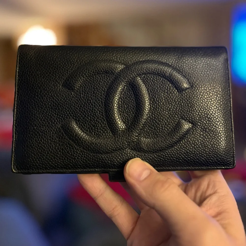 CHANEL Classic Black Pebbled Wallet - Picture 9 of 9